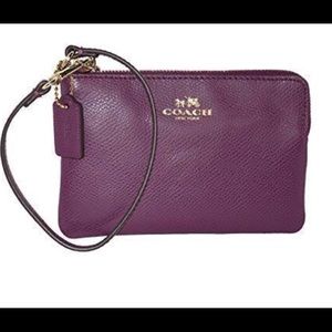 Coach NWT Plum Pebbled Leather ZIP Wristlet F64571